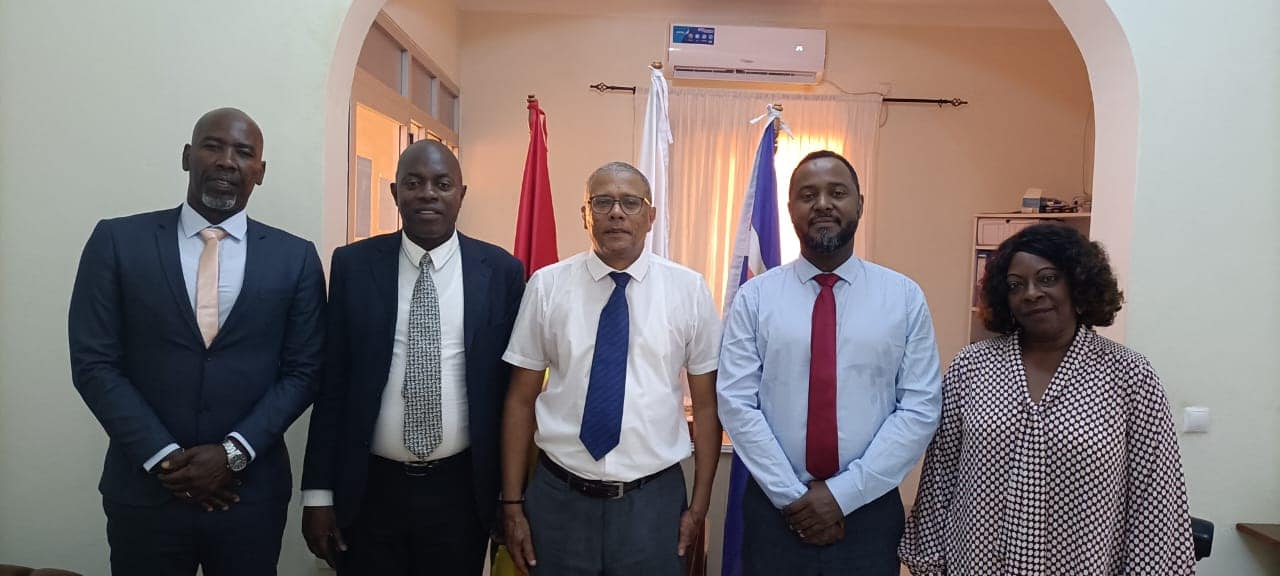 Visita de Cortesia das delegações dos INEs de Cabo Verde e da Guiné-Bissau ao Senhor  Embaixador de Cabo Verde na Guiné-Bissau