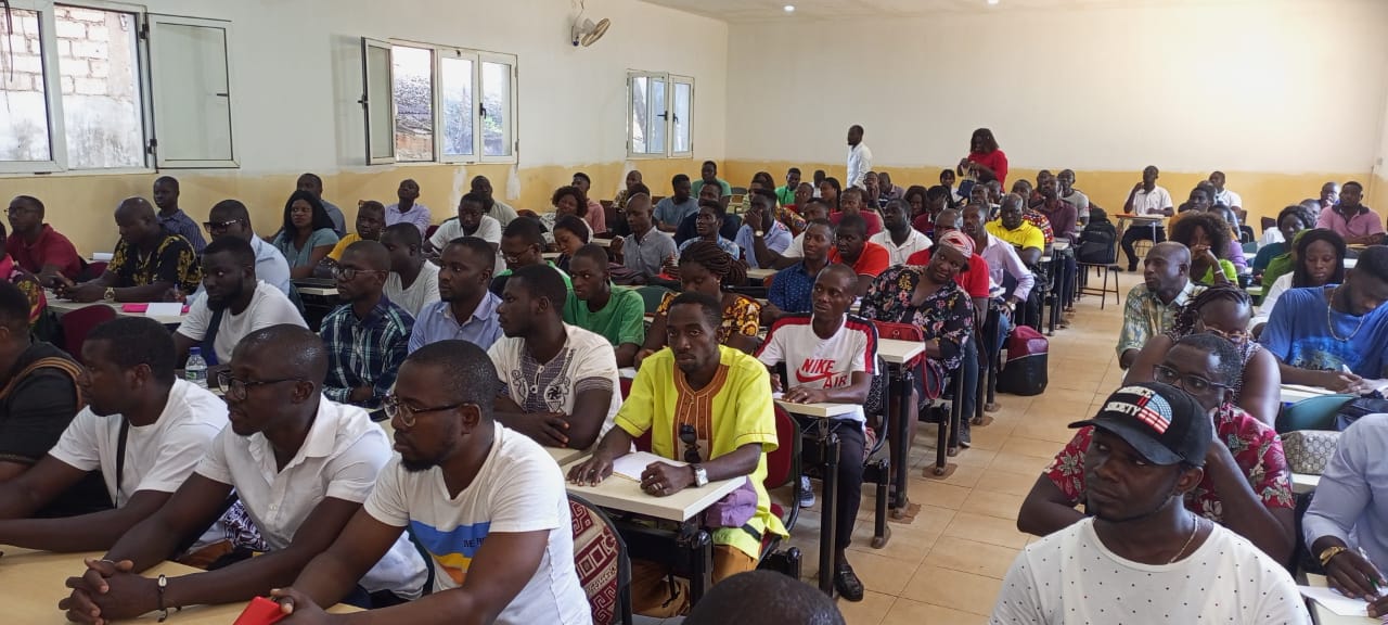 Sessão de esclarecimentos aos candidatos, no âmbito do Concurso N.º 01/2023, ocorrida nas instalações da Universidade Lusófona da Guiné