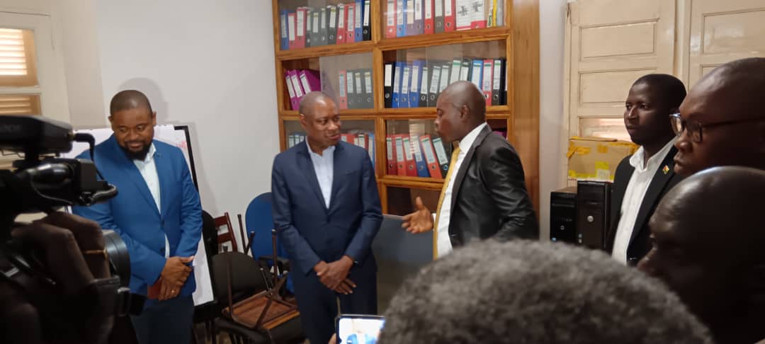 Visita de Sua Excelência Primeiro Ministro e Chefe de  Governo  Dr. Geraldo João Martins as Instalações do Departamento Central do IV Recenseamento Geral da População e Habitaçã